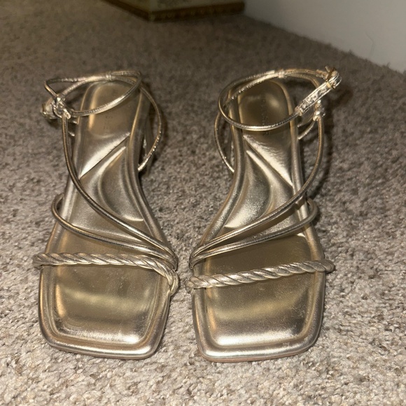 Gold Marc Fisher Meggiane Heels - Picture 3 of 5
